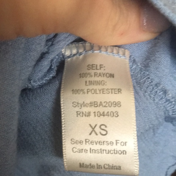 🌷 Light blue dress with pink stitching - Picture 5 of 7